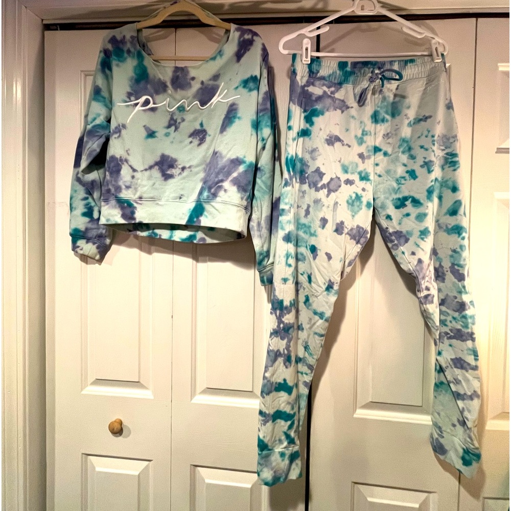 Victorias Secret PINK sweatshirt and matching ultimate leggings size large